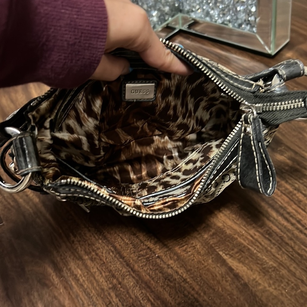 GUESS MINI PURSE - Picture 8 of 8